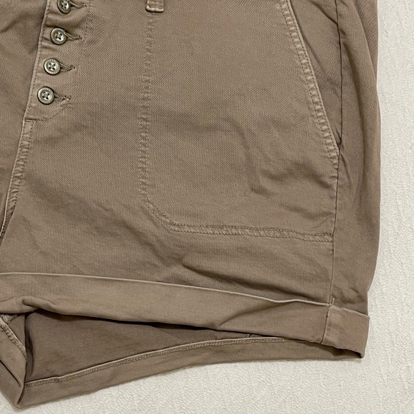 Torrid khaki button front short size 22 - Picture 12 of 13